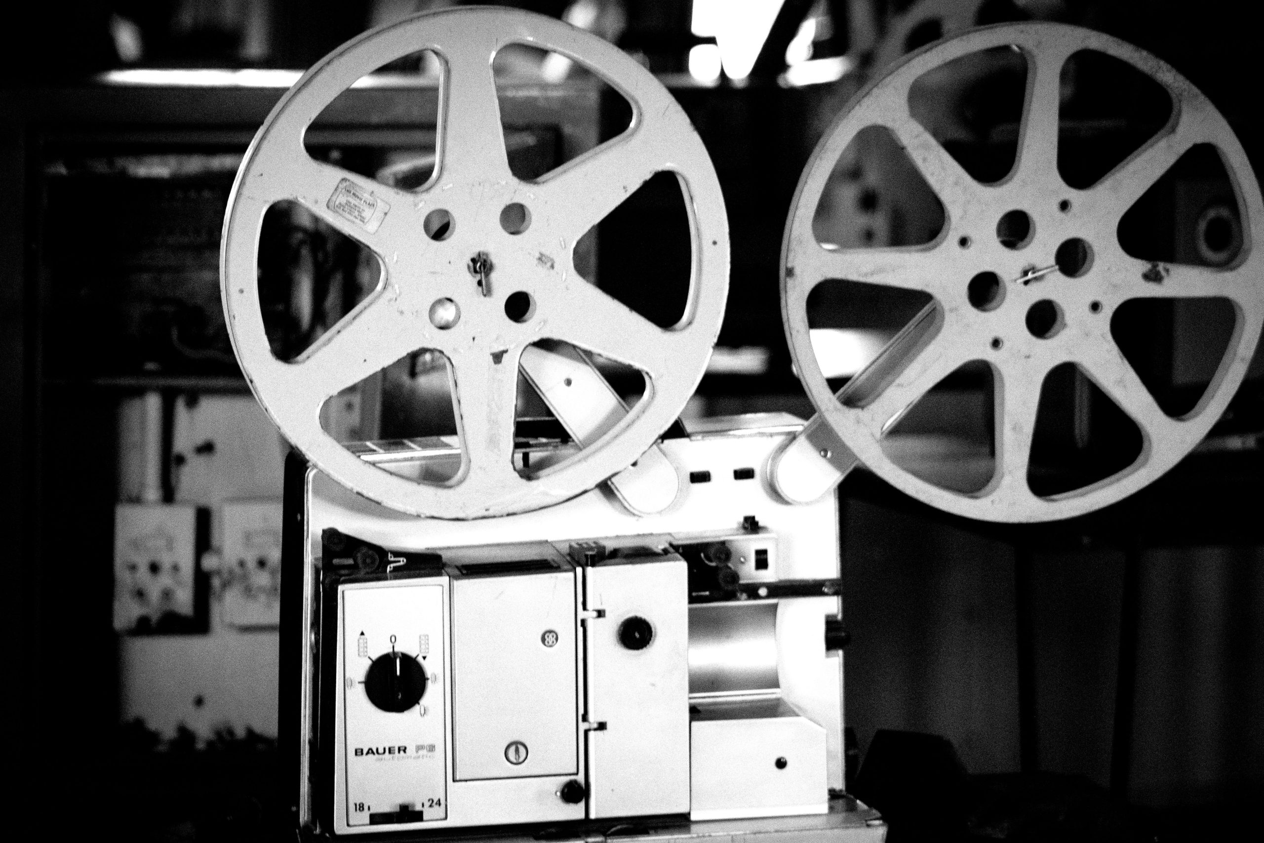 Projecteur film rétro noir et blanc équipement cinématographique