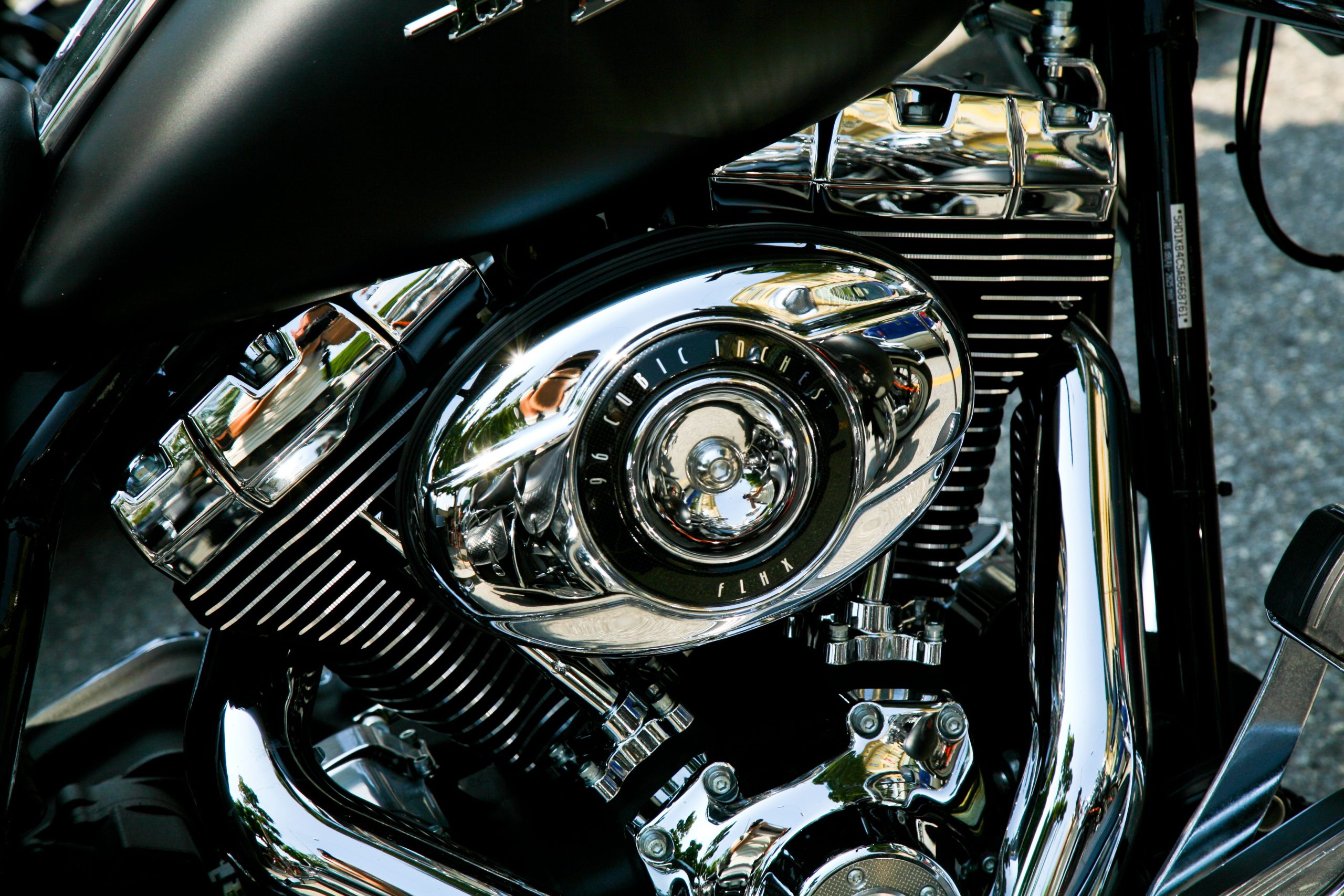 Moteur moto chromé design intricate brillant