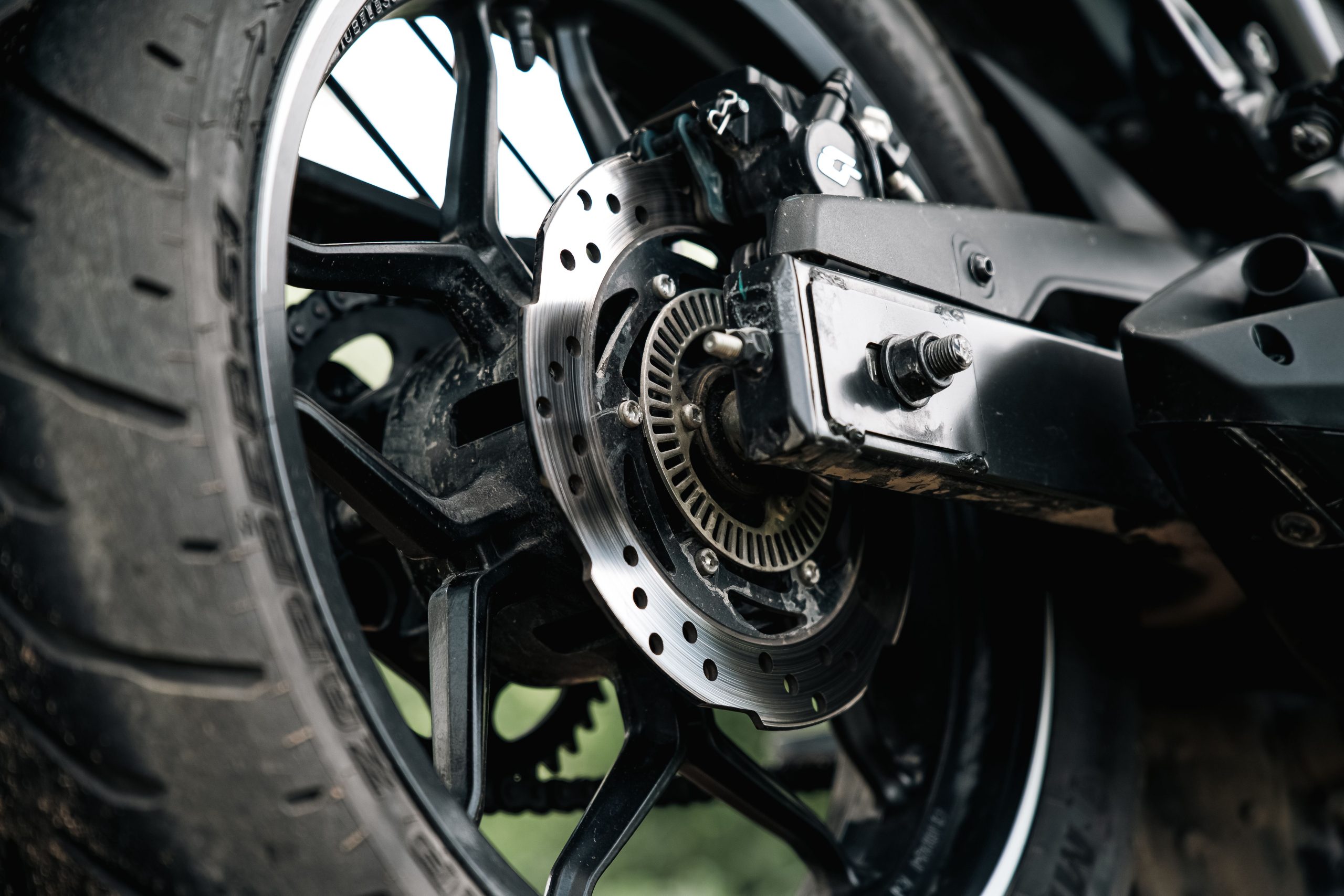 Roue arrière moto avec frein à disque